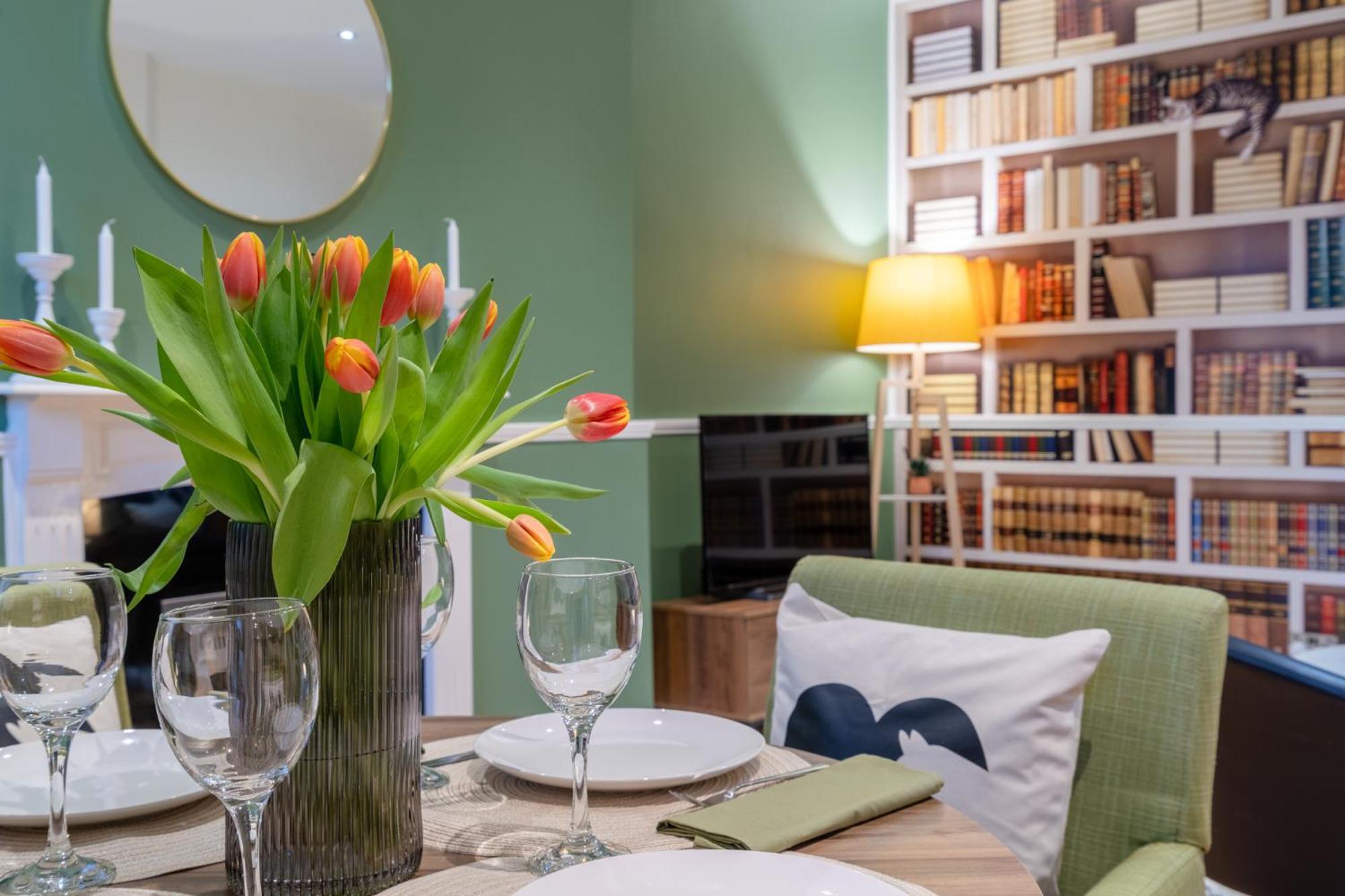 Regency Basement Apartment *